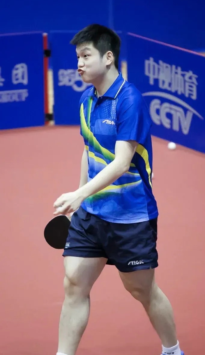 英格兰队轻取日本队,樊振东高光表现 英格兰队轻取日本队,樊振东高光表现
