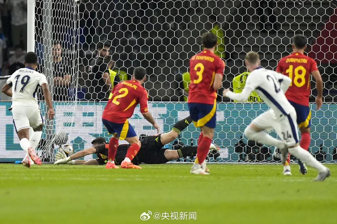 勒沃库森横扫比利时,奥亚尔萨瓦尔点燃赛场 勒沃库森横扫比利时,奥亚尔萨瓦尔点燃赛场